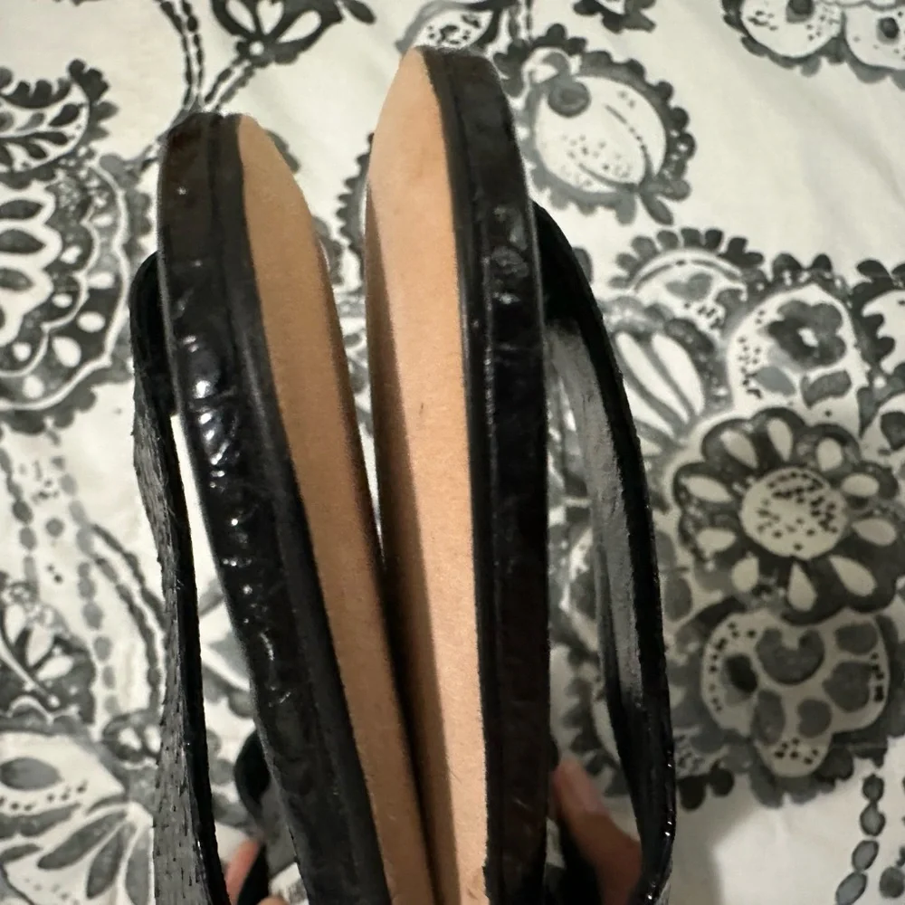 Manolo Blahnik Textured Black Sandals - Picture 16 of 16